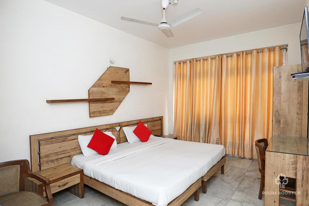 Hotel Inderlok Rishīkesh Esterno foto